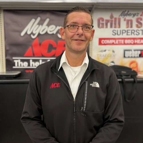 Travis Peterson Headshot